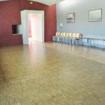 L'intérieur des bains douches